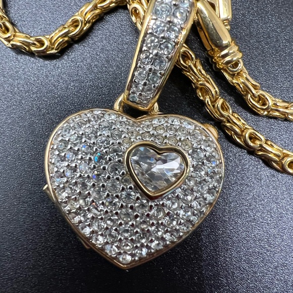 Beautiful Swarovski Crystal Rhinestone Heart Locket Pendant Gold-tone Necklace - Picture 3 of 5